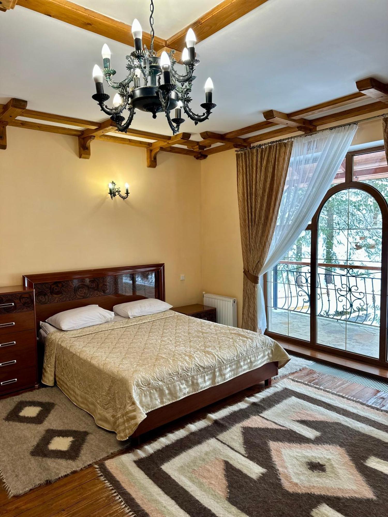 Hotel Dykyi Med Tatariv Dış mekan fotoğraf