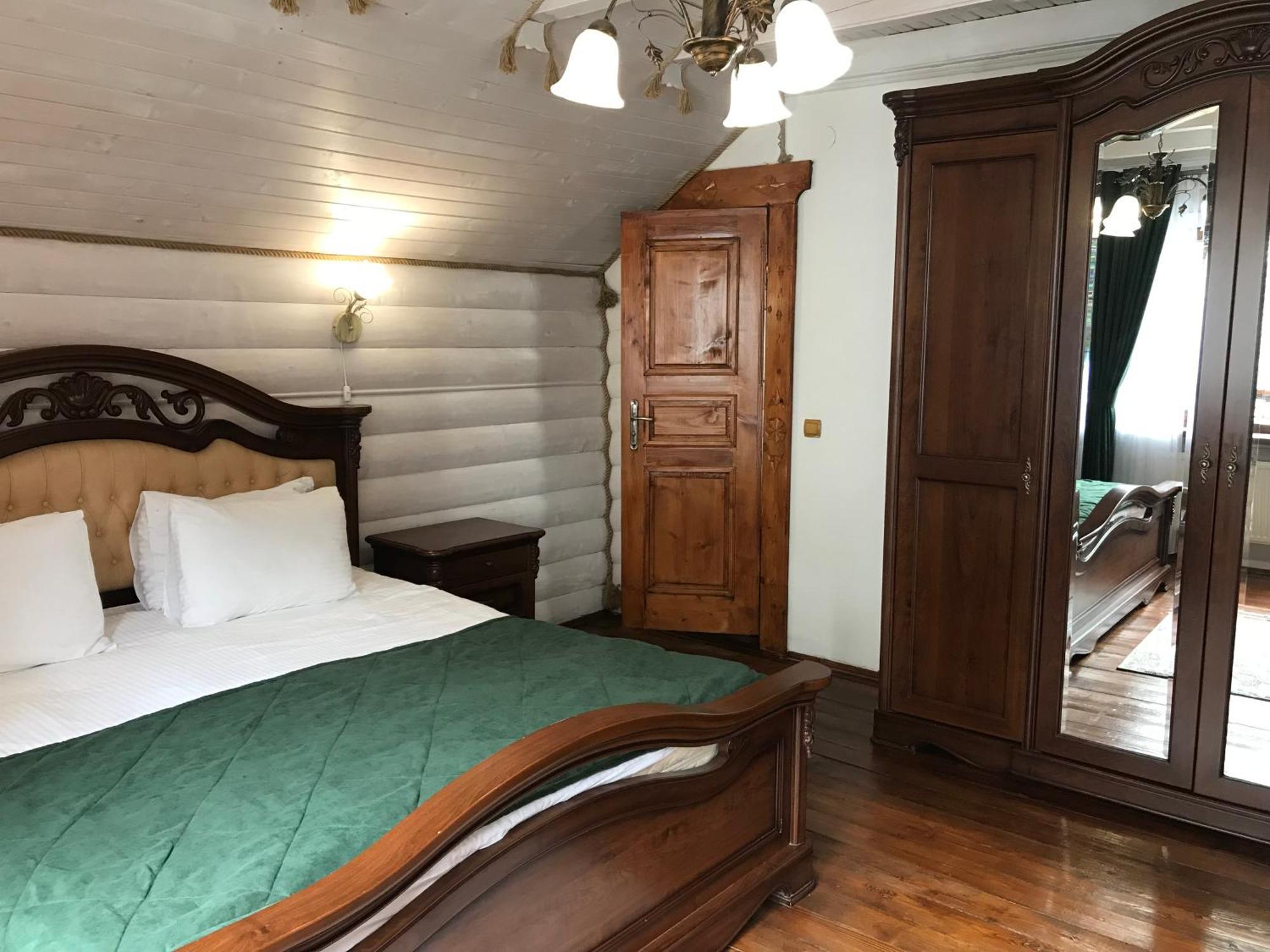 Hotel Dykyi Med Tatariv Dış mekan fotoğraf