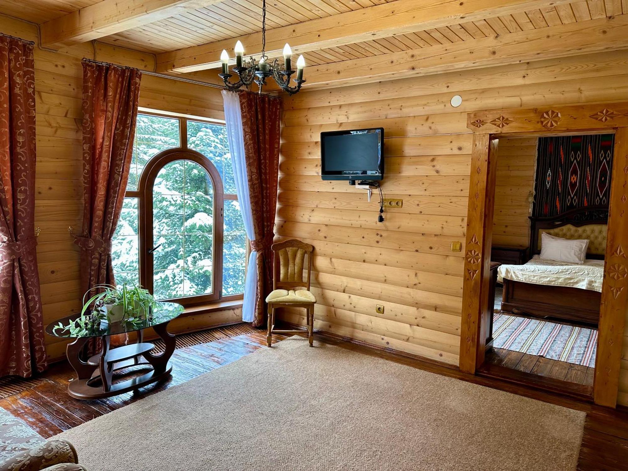 Hotel Dykyi Med Tatariv Dış mekan fotoğraf