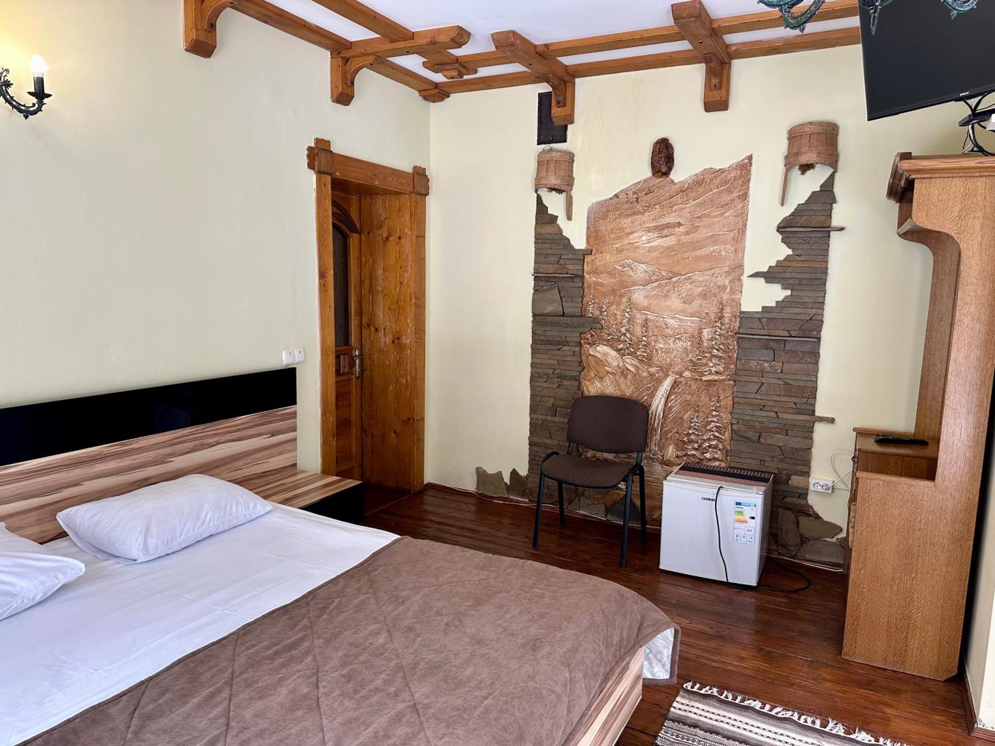 Hotel Dykyi Med Tatariv Dış mekan fotoğraf