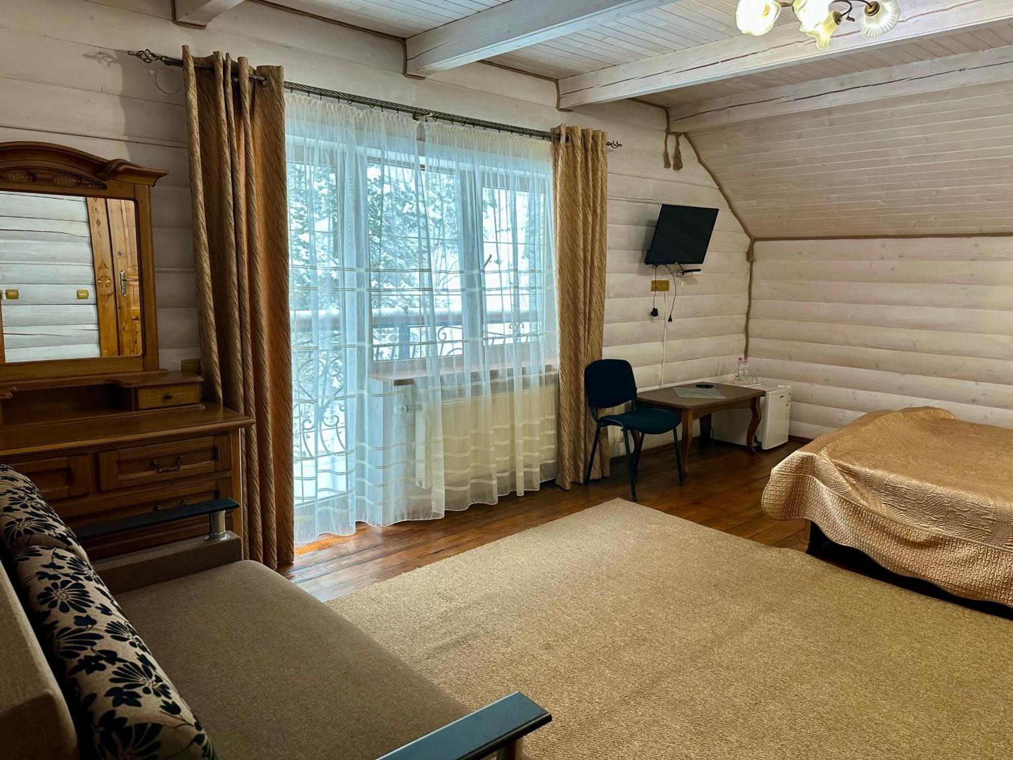 Hotel Dykyi Med Tatariv Dış mekan fotoğraf