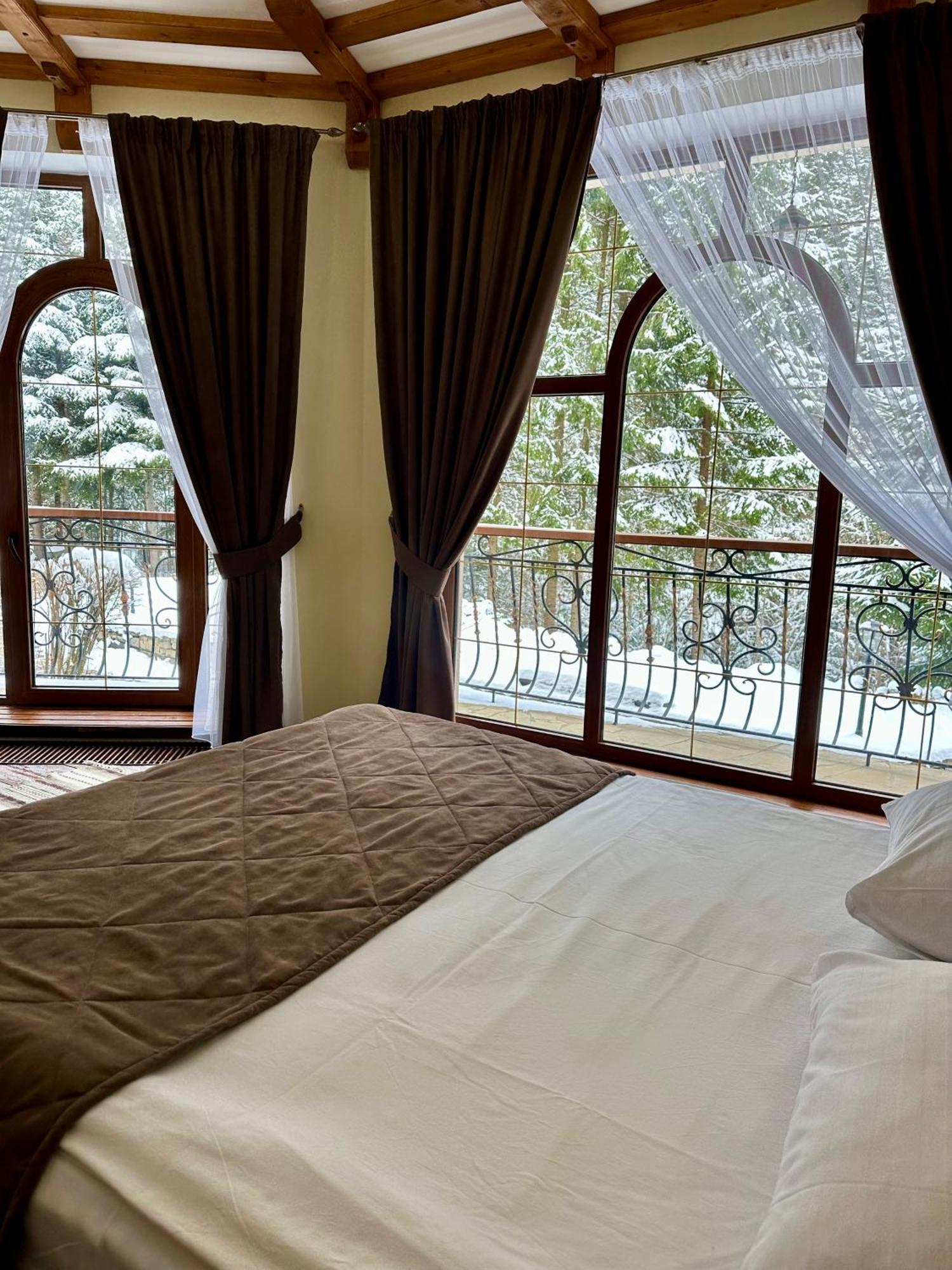 Hotel Dykyi Med Tatariv Dış mekan fotoğraf