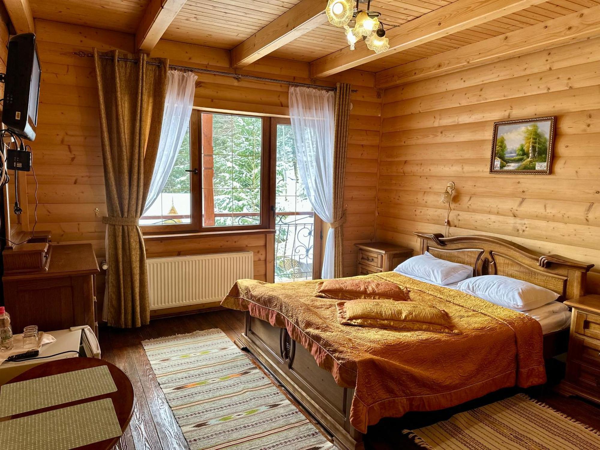 Hotel Dykyi Med Tatariv Dış mekan fotoğraf