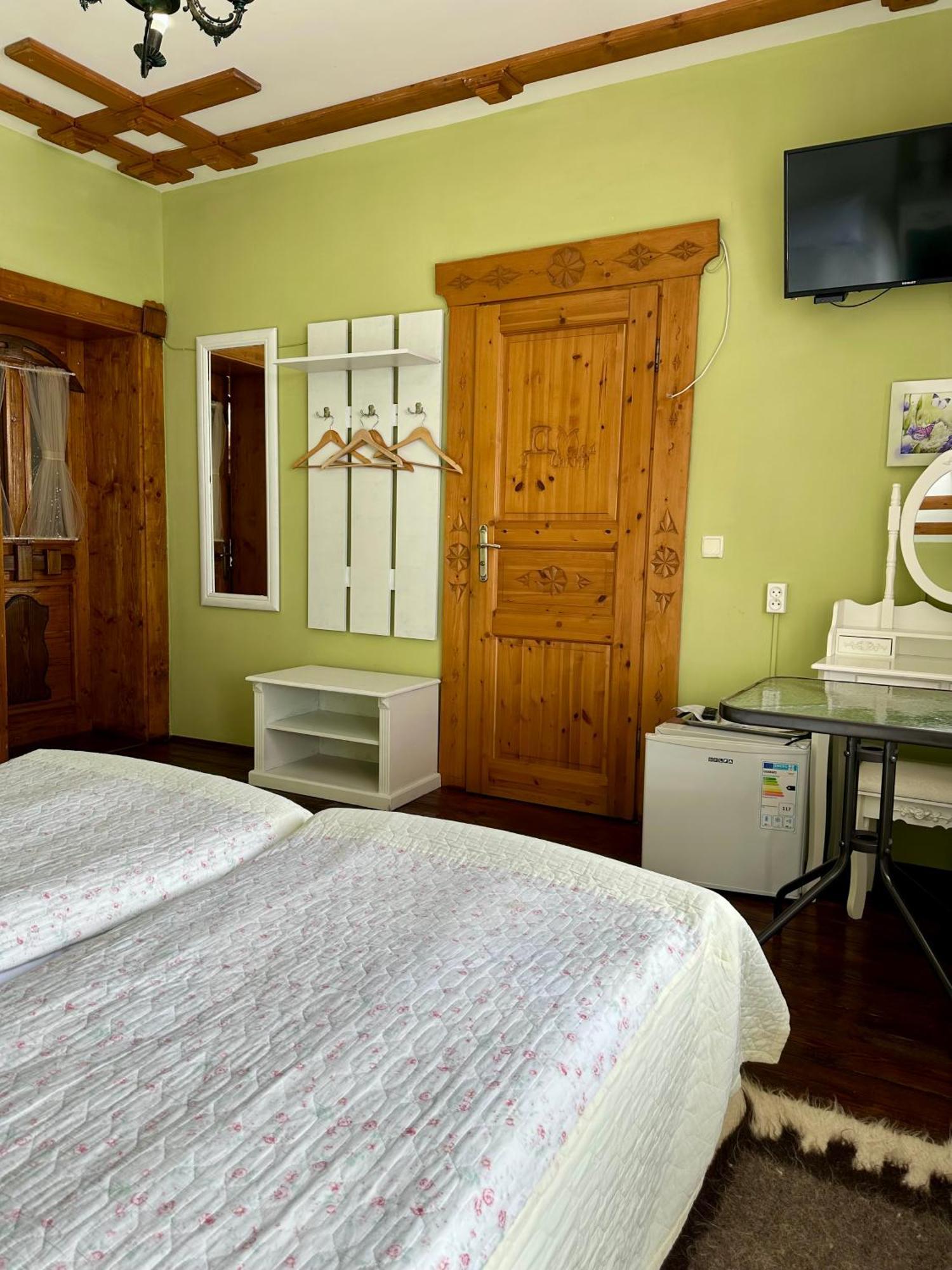 Hotel Dykyi Med Tatariv Dış mekan fotoğraf
