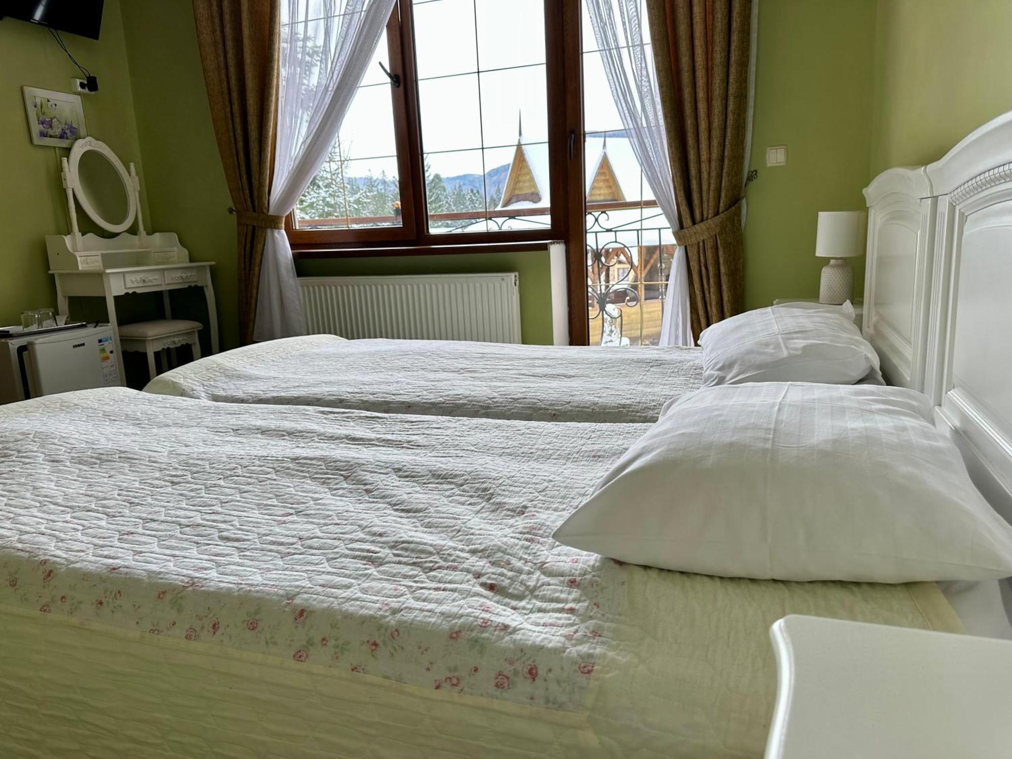 Hotel Dykyi Med Tatariv Dış mekan fotoğraf